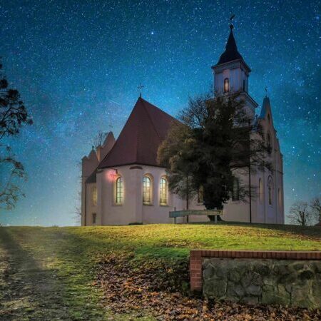 Kirche bei Nacht, Foto pixabay